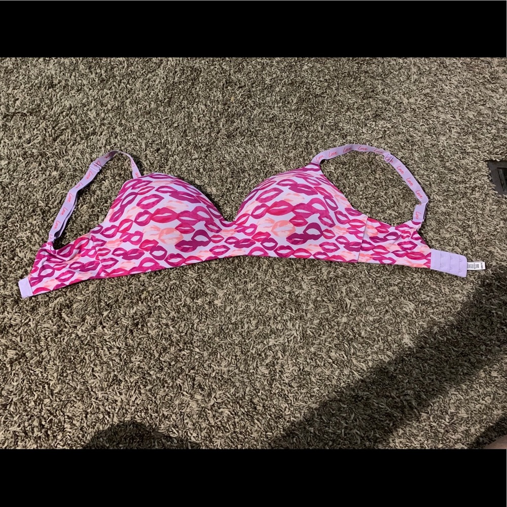 34DDD Victoria’s Secret Bra